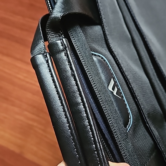 Brenthaven Elliot Lap Top Sleeve Case Fully Padded Protection up to 4' Drop NWOT - Picture 15 of 15